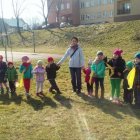 Przedszkolaki z Grodkowic witają wiosnę