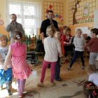 Muzycy z dąbrowskim przedszkolu