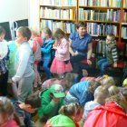 Wizyta przedszkolaków z Kłaja w bibliotece
