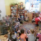 Spotkanie dąbrowskich przedszkolaków z Mikołajem