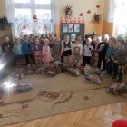 Spotkanie dąbrowskich przedszkolaków z Mikołajem