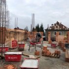Prace nad rozbudową Remizy OSP w Szarowie nie ustają