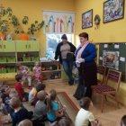 Spotkanie przedszkolaków z Kłaja z paniami z poczty