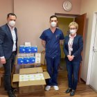 Ponad 14 tysięcy maseczek  trafiło do małopolskich szpitali dzięki sprzedaży kalendarza  "Lekarze jak z bajki"