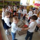 „Polska, biało–czerwoni”, czyli obchody Święta Konstytucji 3 Maja w Przedszkolu w Kłaju
