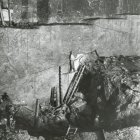 Górnicy z kopalń świata na dawnej fotografii.