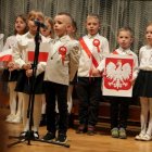 Występ przedszkolaków na VII Powiatowym Przeglądzie Pieśni Patriotycznych.